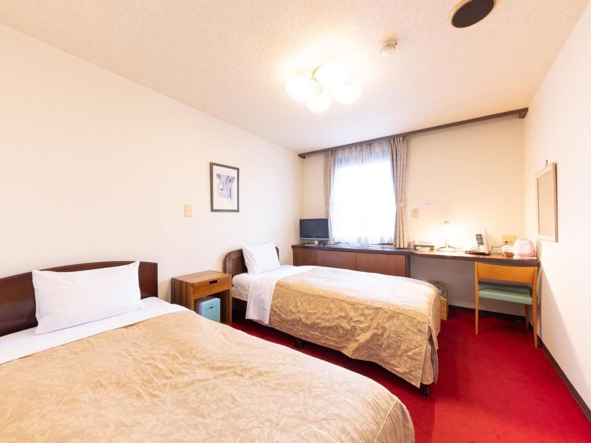 Tabist Business Hotel Takizawa Takasaki Station Nishiguchi Екстер'єр фото