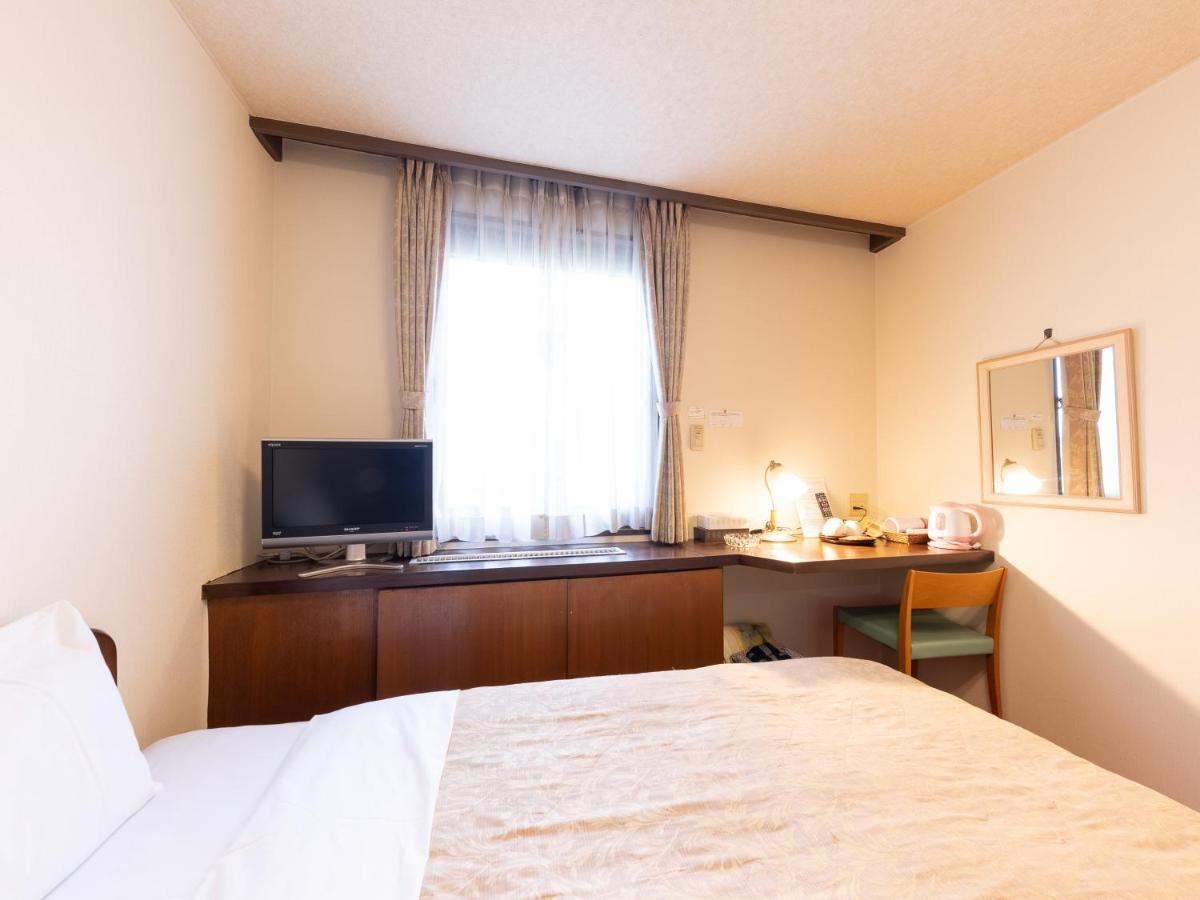 Tabist Business Hotel Takizawa Takasaki Station Nishiguchi Екстер'єр фото