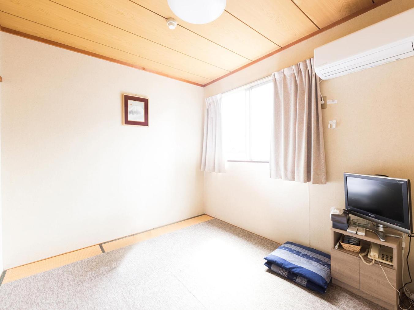 Tabist Business Hotel Takizawa Takasaki Station Nishiguchi Екстер'єр фото